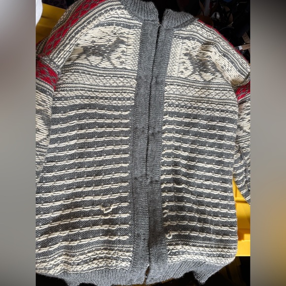 Dale of Norway sweater - Handknit wool. Sterling silver buttons. Preppy - Picture 10 of 10